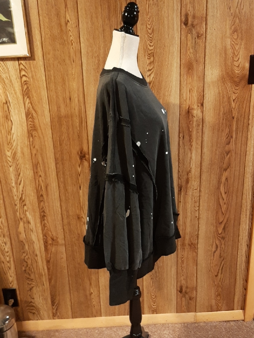 🥀🍓NWT Blue Velvet Black Mineral-Washed Splatter Sweatshirt (XL)🥀 - Picture 4 of 8